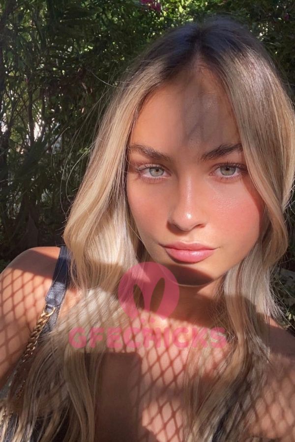 international escort paris, student escorts paris, 24 hours paris escorts