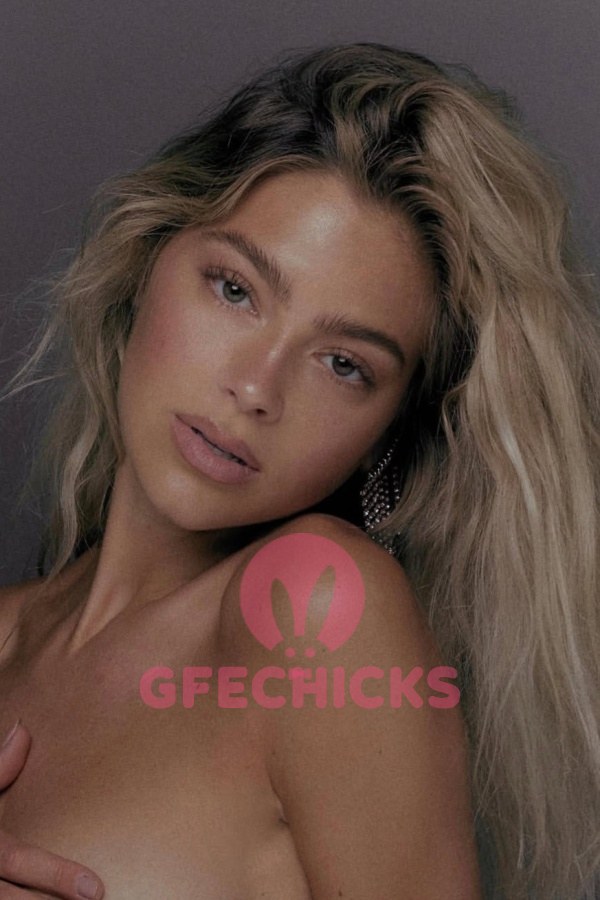 vip Paris escorts, VIP escort agency in Paris, blonde escorts Paris, deluxe escorts Paris, elite Paris escorts, Supermodels escort Paris, Paris GFE escort