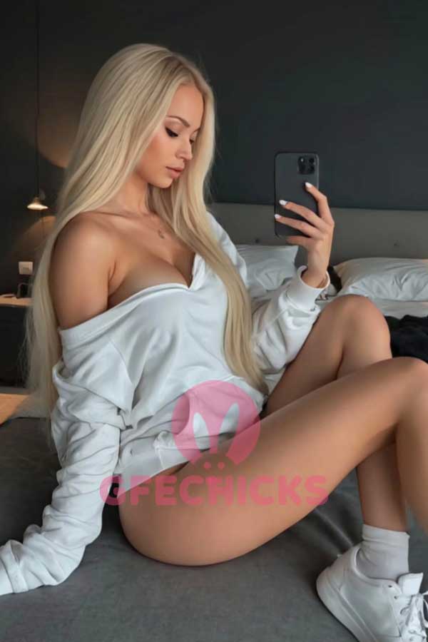 Student escorts paris, paris escorts, hotel escorts in paris, 24 hours paris escorts