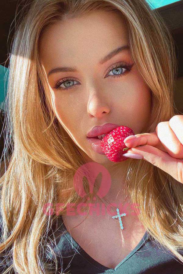 Paris elite companions, agence et les filles à paris escorte de haut niveau, agence de escorte vip et le service à paris, escort paris, Private trips paris, Incall service in Paris, Escort agency offers, blonde escort paris