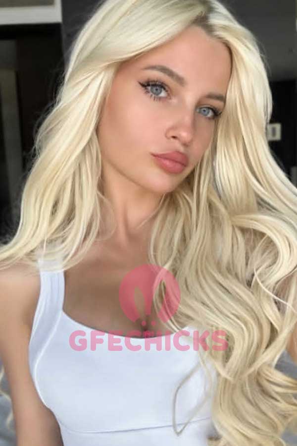Tall escorts Paris, Blonde escorts Paris, top russian escort in Paris, hight class russian escort